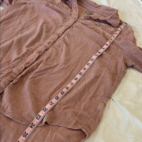 Cape Juby Women's Pink Crochet Detail Long Sleeve Button-Up Shirt Size Large - Picture 7 of 9